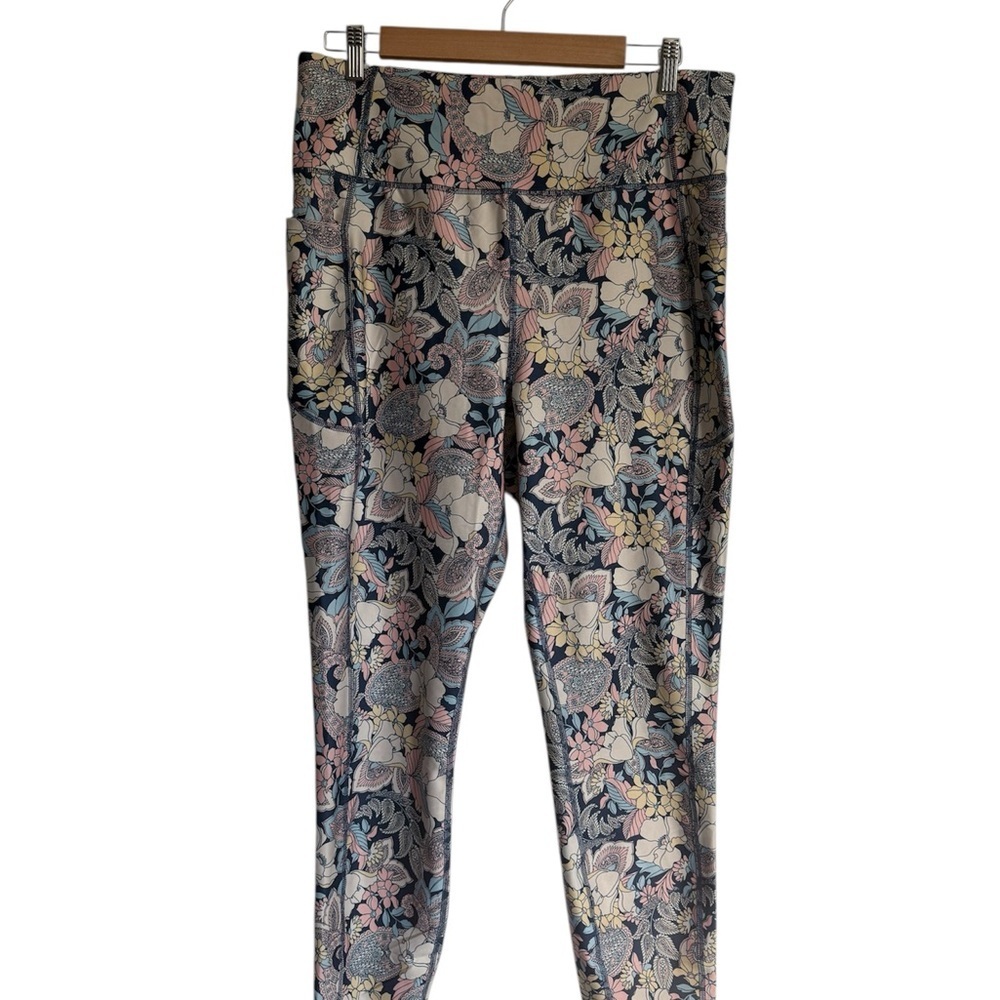 Tahari Sport Paisley Patterned Leggings